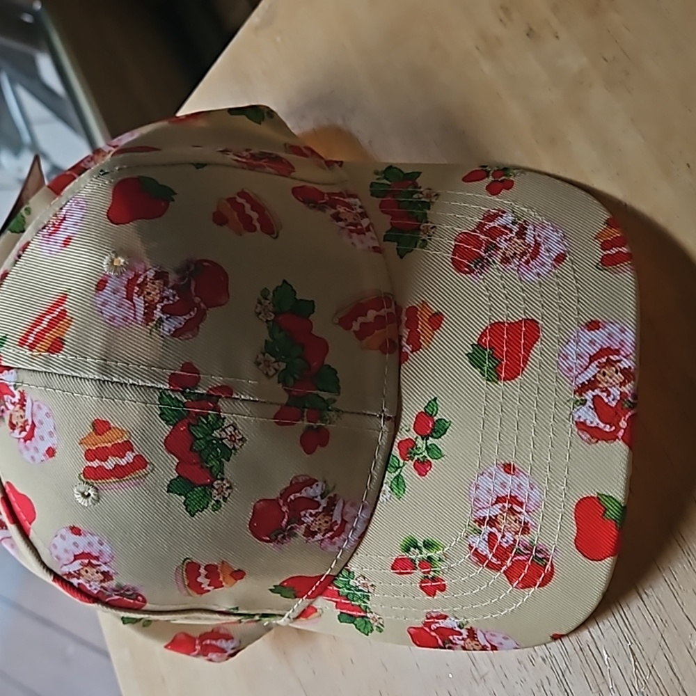 STRAWBERRY SHORTCAKE BASEBALL CAP
